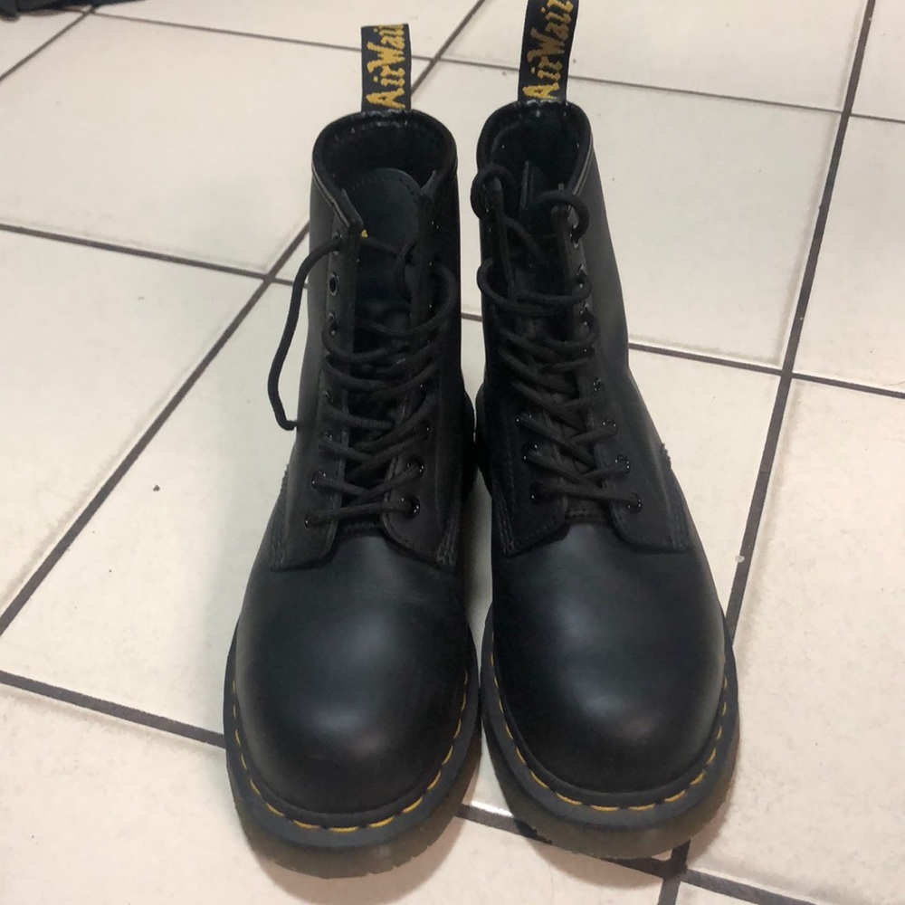 Used once! Womens 9 docs dr martens steel toe boots combat boots leather black!!